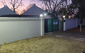 Hunters Nest Guest House Mafikeng